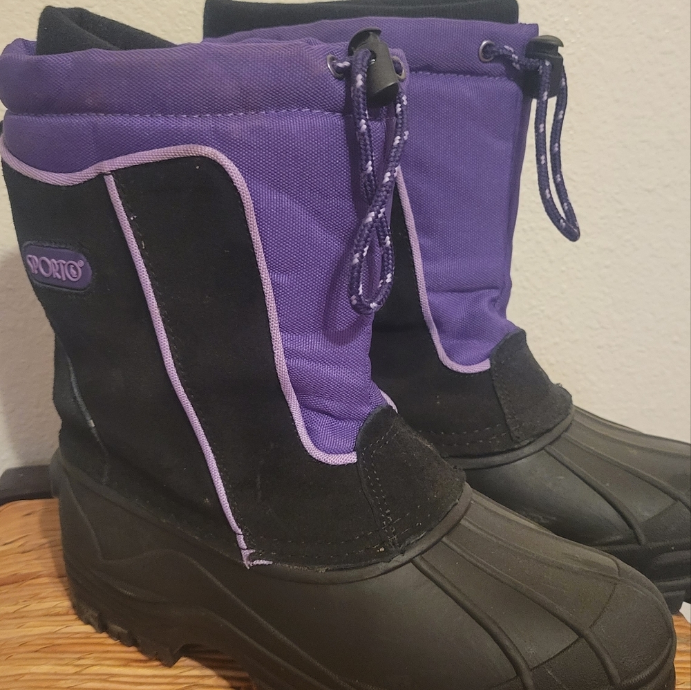Sports Black/ Purle snow boots. Size 5 kids